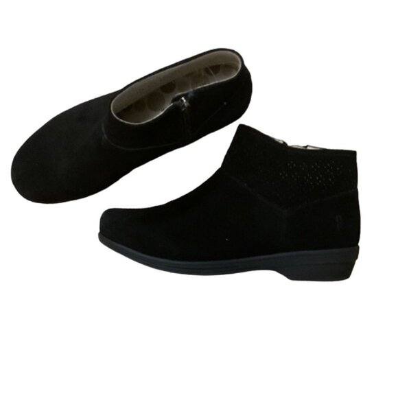 REVITALIGN | Black Low Heel Zipper Booties | Size 8 - Picture 2 of 13